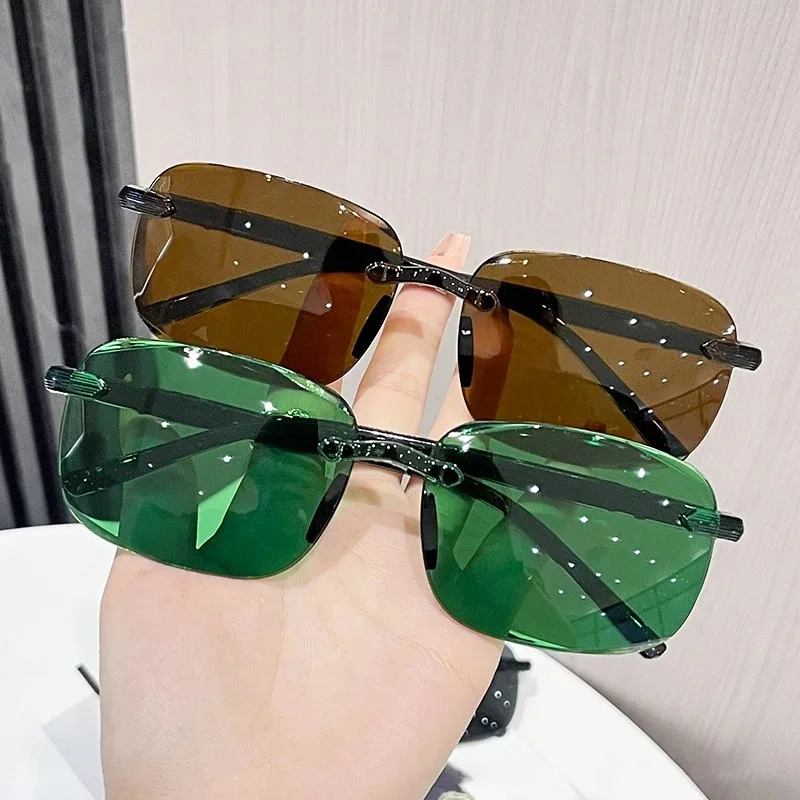 Gaming Accessories Rack - Kacamata Hitam Tanpa Bingkai, Bergaya, dan